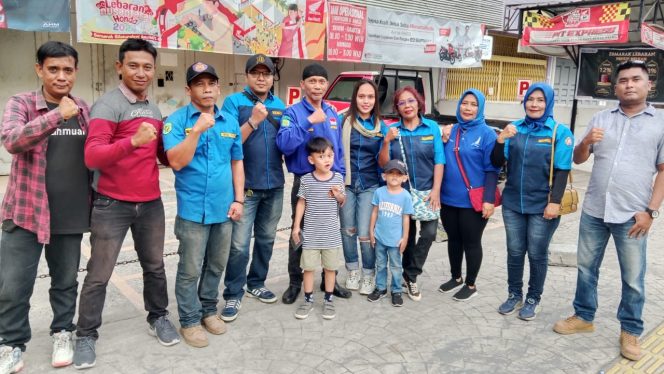 
					Karang Taruna Glugur Darat II Berbagi Takjil Gratis di Jalan Krakatau Medan