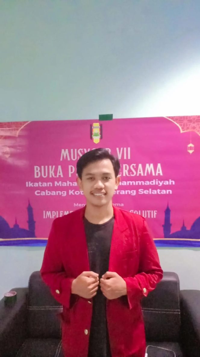 
					Ari Nugraha 