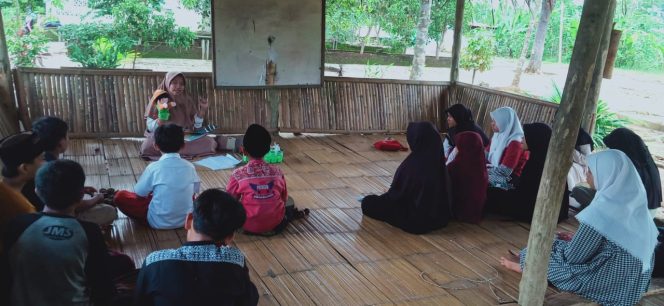 
					Berjuang Melawan Angka Putus Sekolah di Pandeglang: “Bengkel Linguistik” Membuka Peluang Baru