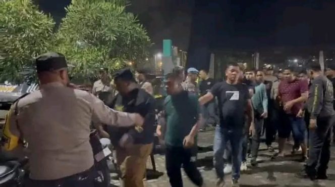 
					Polisi Razia Diskotik New Blue Star Binjai, Puluhan Orang Positif Narkoba, Senpi Rakitan Juga Turut Diamankan