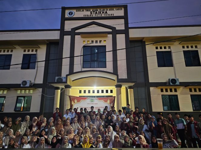 
					Indahnya Berbagi di Bulan Suci Ramadhan: Ini yang dilakukan Dema Staikha