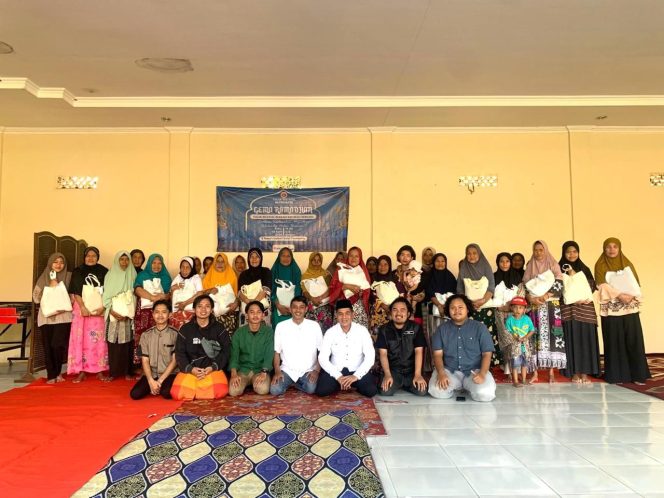 
					Berbagi di Penghujung Ramadhan, Nalar Milenial Bagikan Sembako Untuk Janda dan Warga