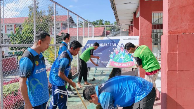
					Rangkaian HBP Ke 60, Lapas Dompu Bersih-Bersih Lingkungan Sekitarnya