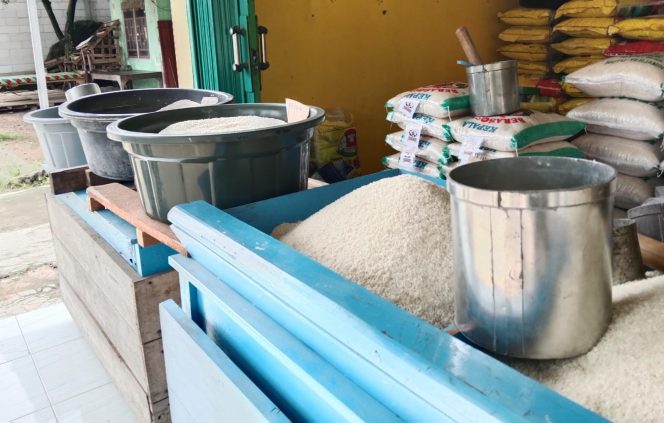 
					Harga Beras Di Pasar Tradisional Muara Binuangeun Sudah Muli Turun Dan Di sambut Baik Oleh Ibu Rumah Tangga