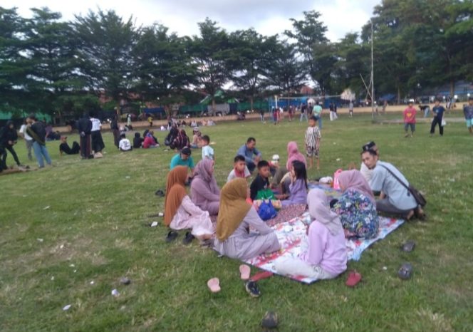 
					Semarak Ramadhan Alun-alun Malingping Ramai Jadi Tempat Wisata Nyore Dan Bukber Warga Lebak