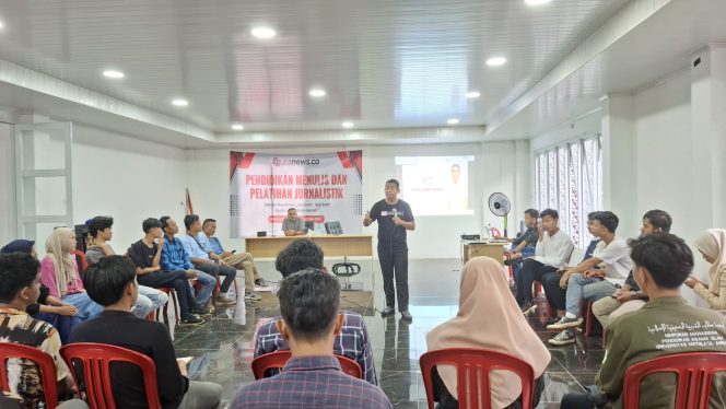 
					Pemuda Pemudi Ikuti Pendidikan Menulis Dan Pelatihan Jurnalistik Di Gedung OKP Pemuda Pandeglang
