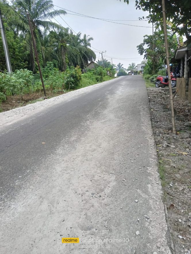 
					pembangunan Ruas Jalan Pasar Rancaseneng- Lewimuja kec. Cikeusik diduga asal asalan