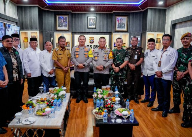
					Kapolda Sumut Beri Hadiah Umroh Polisi Yang Tidak Terima Setoran Upeti Dari Bandar Narkoba Dan Judi