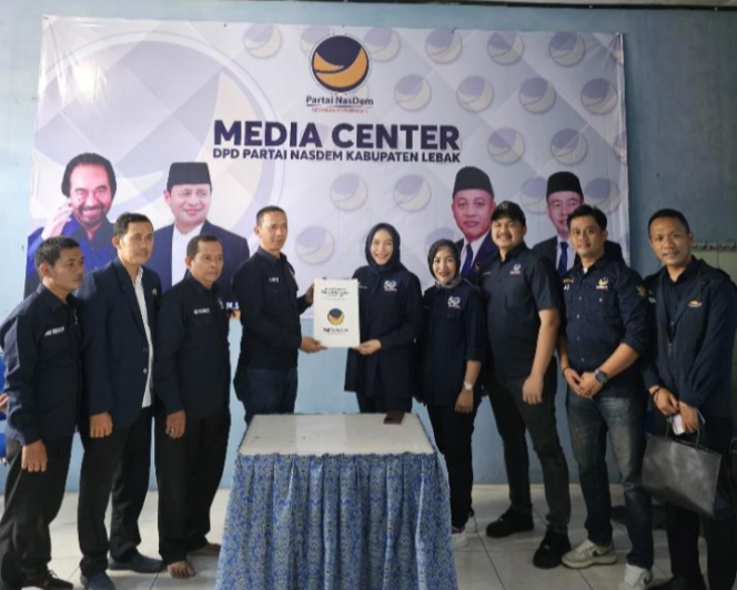 
					Ria Mahdia Fitri Mendaftarkan Diri Ke DPD Partai Nasdem Dan DPD Partai PKB Untuk Maju Sebagai (Balon ) Pilkada Lebak