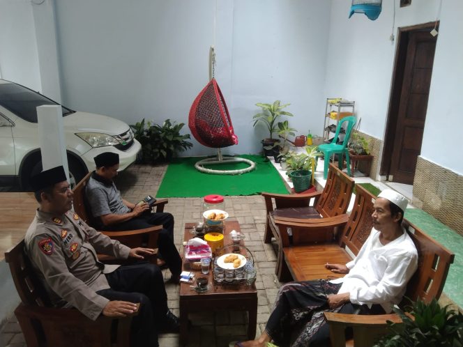 
					Kapolsek Menes Sambangi Tokoh Agama di Kecamatan Menes