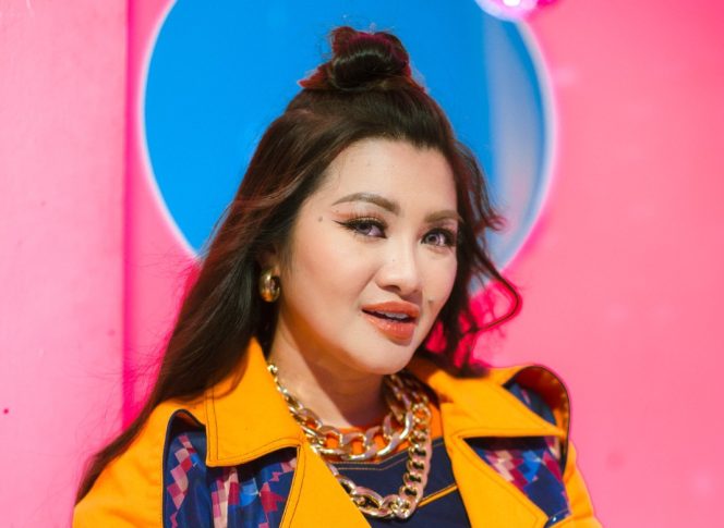 
					Pedangdut Fitri Carlina Rilis Single Terbaru