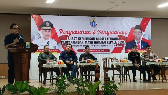 
					Pj Bupati Lebak Secara Simbolis Berikan Surat Keputusan Perpanjangan Jabatan 332 Kepala Desa