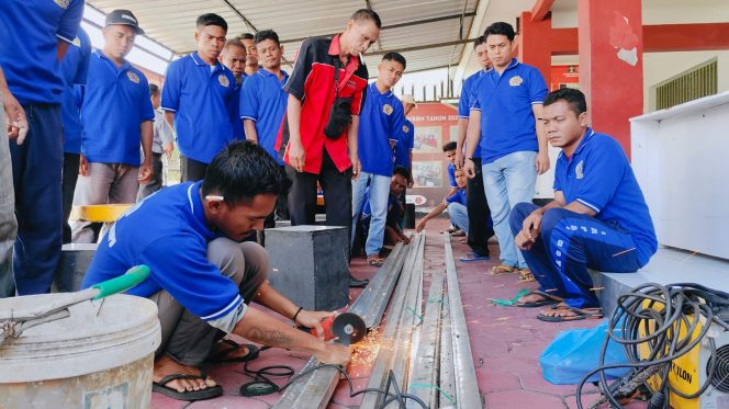 
					SMKN 1 Woja Laksanakan Pelatihan Pengelasan Di Lapas Dompu