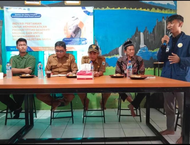 
					Kelompok 10 KKN STKIP Syekh Manshur, sukses gelar Seminar dan Dialog Interaktif di Desa Rocek