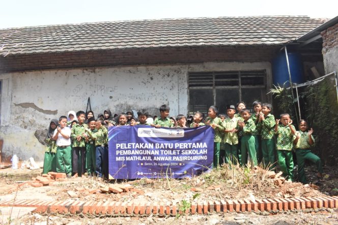 
					Peduli Pendidikan di Pelosok, Amanah Takaful Bangun MCK MI Mathla’ul Anwar Pasirdurung