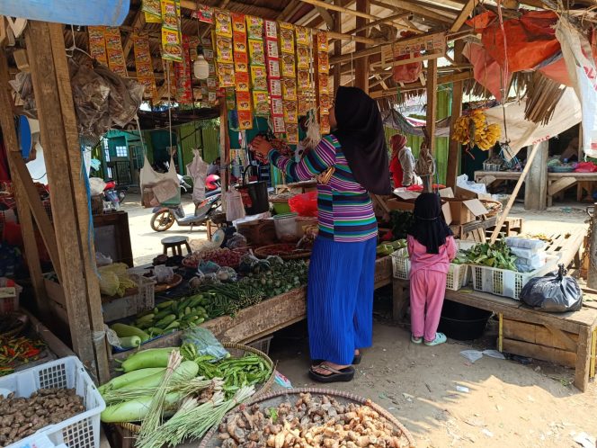 
					Harga Cabai Merah Kriting di Pasar Tradisional Binuangeun Terbang di Rp 80.000