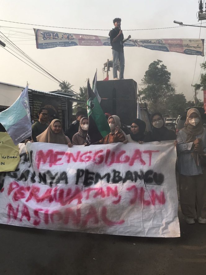 
					HMI Cabang Pandeglang Geruduk Kantor BPJN Diduga Gagal Kontruksi Proyek Satker Wilayah Banten 1