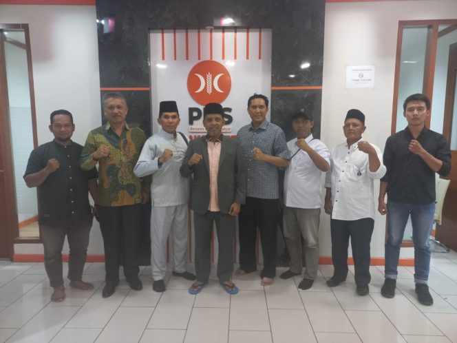 
					PC MABMI Medan Sunggal Sukses Gelar Anjangsana Ke Anggota Dewan Fraksi PKS Dr H. Ahmad Darwis S.Ag. MA