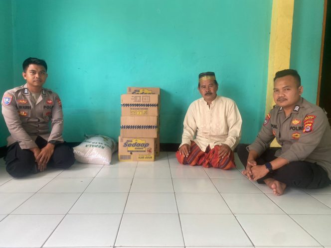 
					Polsek Malingping Polres Lebak Salurkan Bansos ke Ponpes Sabilul Huda
