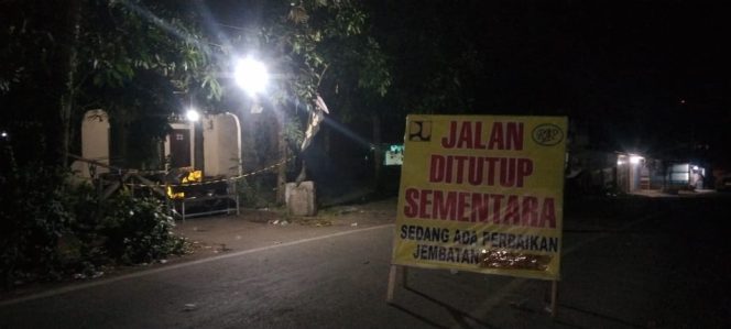 
					Penutupan jalur alternatif di kampung cijolang desa pasireurih kecamatan cisata