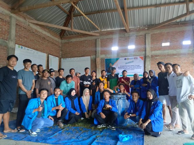 
					Mahasiswa UNSA Berikan Solusi Pakan Ternak di Dusun Tahan