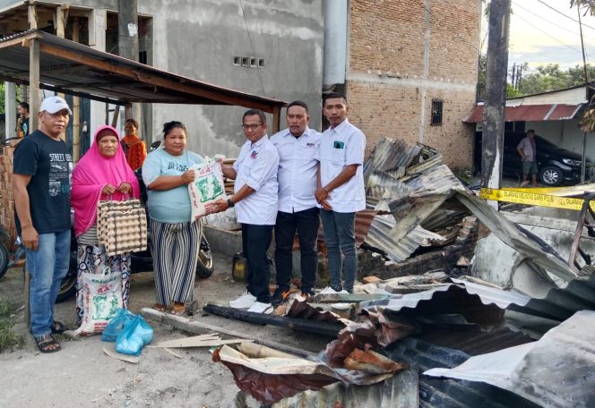 
					Ketua Bobby Lovers Kota Medan Tali Asih Korban Kebakaran di Medan Polonia
