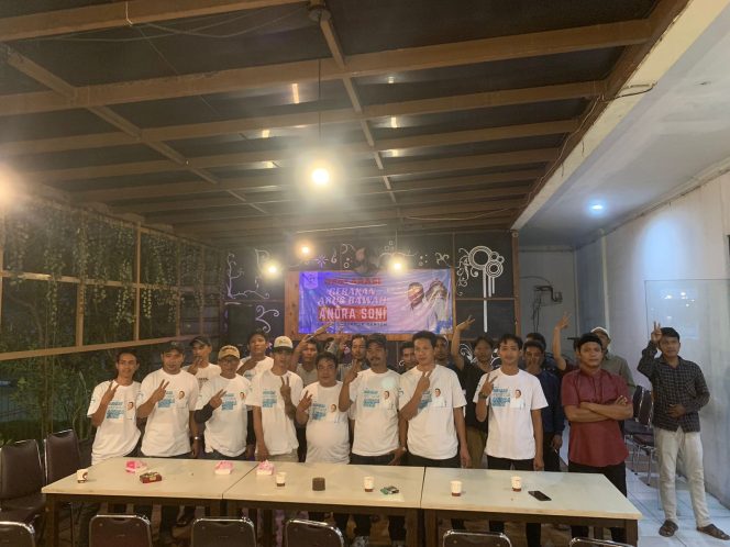 
					Foto : Gerakan Arus Bawah Deklarasi Calon Gubernur Andra Soni - Dimyati natakusumah