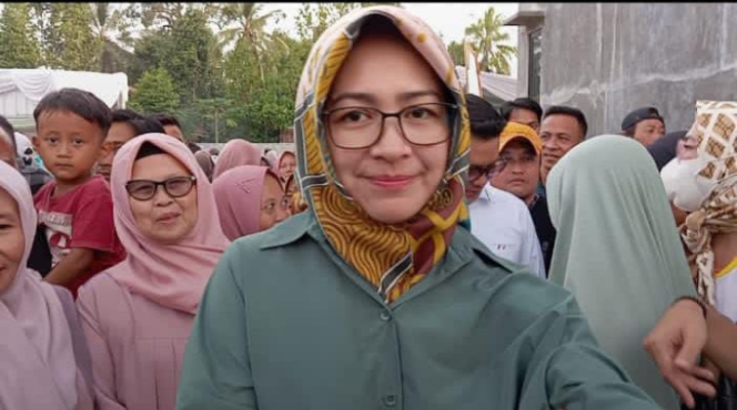 
					Foto Airin Rachmi Diany : Calon gubernur banten
