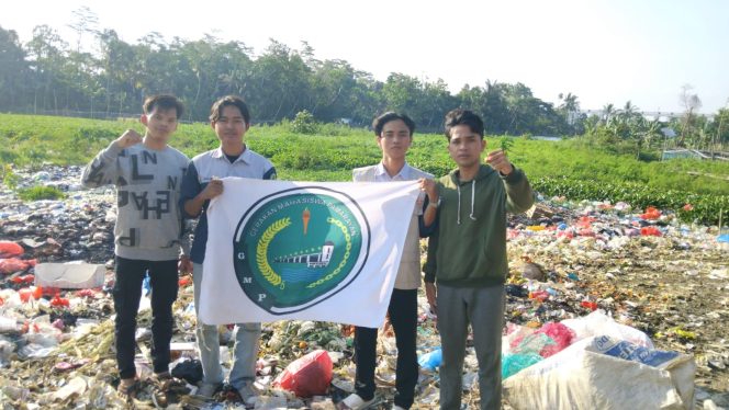 
					Gerakan Mahasiswa Pamarayan Melakukan Observasi Peduli Lingkungan (Dok : Nusakata.com)