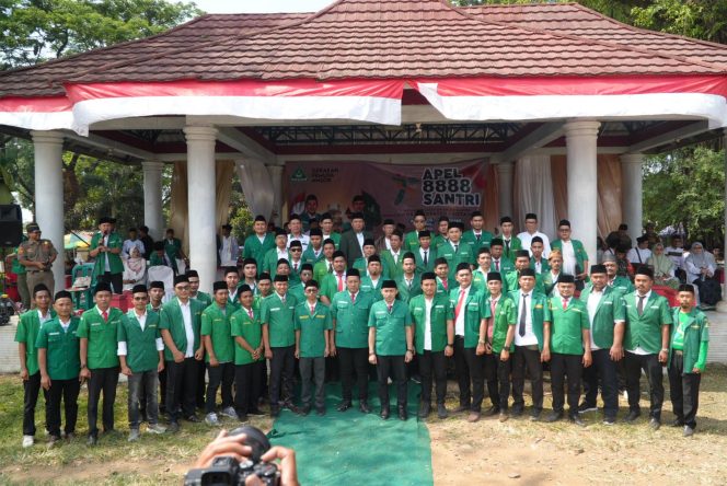 
					Hari Santri Nasional Di Alun-Alun Menes Dipimpin Ketum GP. Ansor : Ribuan Santri Hadir