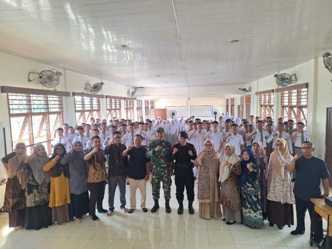 
					Jadi Narasumber di SMK Al Washliyah 2 Perdagangan, Brigadir Ricky Sihotang Beri Motivasi Pada Siswa