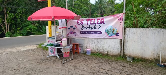 
					Ada Sebuah Minuman Es Yang Membuat Teler (Foto dagangan Es teler. Dok/ Nusakata.com)