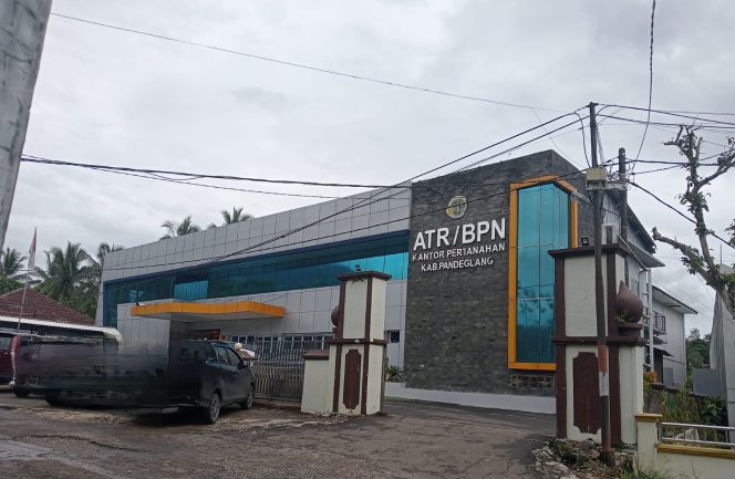 
					PPK Lahan Dan Tim Pengadaan Tol Serang Panimbang Lakukan Pembayaran Subsidi Silang (Istimewa)