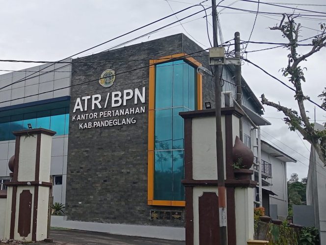 
					Pelayanan Buruk : ATR/BPN Pandeglang dan Tim Pengadaan Tanah Tol Abaikan Laporan Warga (Nusakata.com)