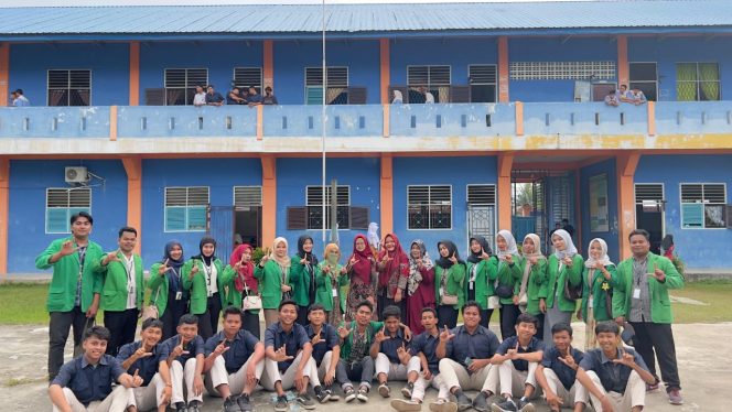 
					Sosialisasi Pasar Modal dan Pengenalan Kampus: Mahasiswa KKN Beras Basah “Membangun Generasi Cerdas di SMK
