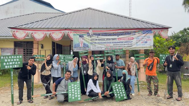 
					Mahasiswa KKN IAIN Langsa Beraksi! Pasang Plang Jalan dan Larangan Buang Sampah Demi Kenyamanan Warga