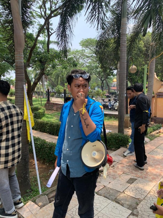 
					Penulis: Refaldi Hendrika Bayu Putra