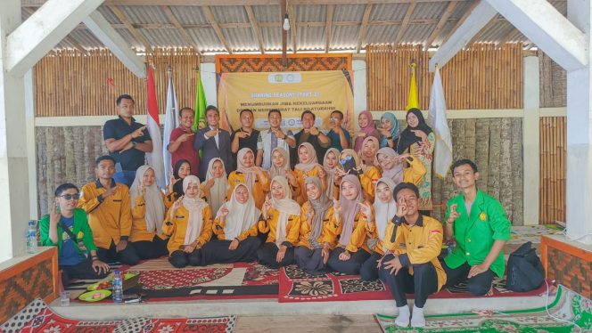 
					Bangun Kekompakan! HIMATIKA STKIP Syekh Manshur Gelar Sharing Session
