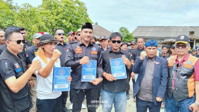 
					BPPKB DPC Pandeglang Banten Berikan SK DPAC (Ist)