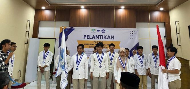 
					Pelantikan Pengurus Himpunan Mahasiswa Petir (HMP) telah sukses dilaksanakan Dengan Lancar (Dok/Ist)