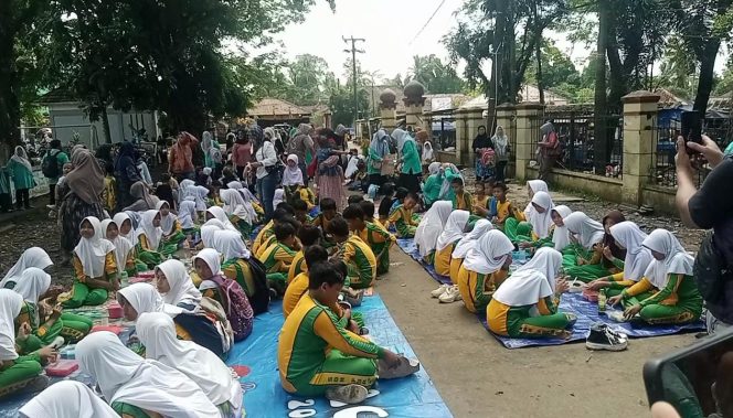 
					Foto : Budaya Munggahan Ala Warga kecamatan Menes-Pandeglang Banten (Dok/Ist)