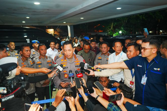 
					TNI Polri nyatakan solid (Dok/Ist)