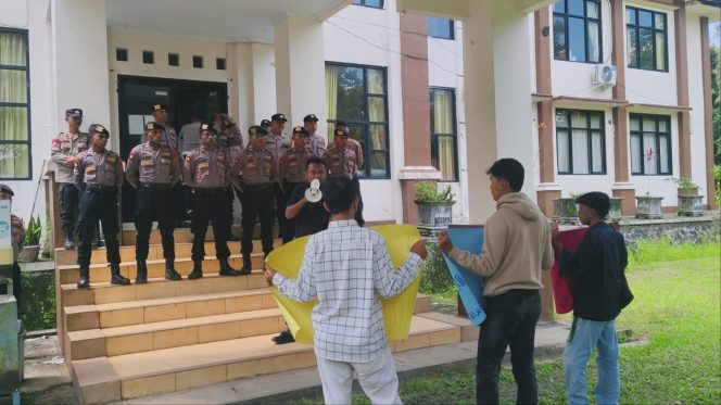 
					DLH Kabupaten Pandeglang Didemo Mahasiswa dan Pemuda GPMI Pandeglang