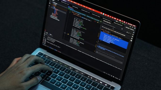 
					Ilustrasi Kebocoran Data oleh Hacker Bjorka (gambar Bloomberg)