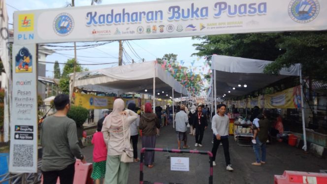 
					Puluhan Jenis Jajanan di Bazar Bazar ‘Kadaharan Buka Puasa’ Laris Manis