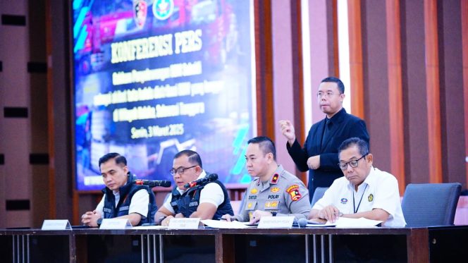 
					Bareskrim Polri Bongkar Sindikat Penyalahgunaan BBM Subsidi di Kolaka, Kerugian Negara Rp 105 Miliar (Dok/Polri)