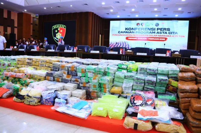 
					Kapolri Berantas Narkoba (Dok/Polri)