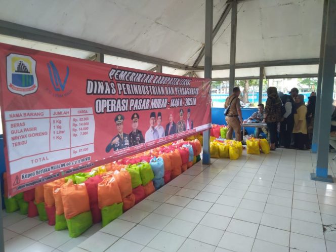 
					Disperindag Kabupaten Lebak Lakukan Oprasi Pasar Murah Ramadhan Di Malingping (Dok/Ist)