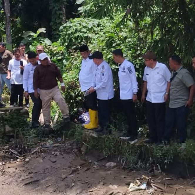 
					Bupati Lahat Tinjau Irigasi Desa Tanjung Payang Solusi Untuk Kesejateraan Petani (Dok/Ist)