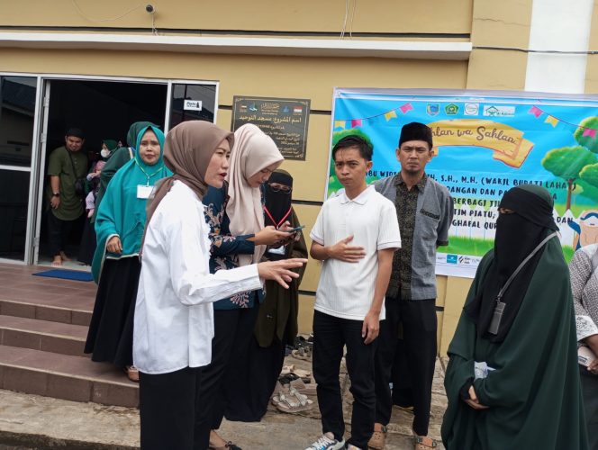 
					Gunakan Dana Pribadi, Wabup Lahat Akan Cor Halaman Masjid